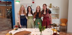 Unsere Jungsommeliers führten durch den Abend.